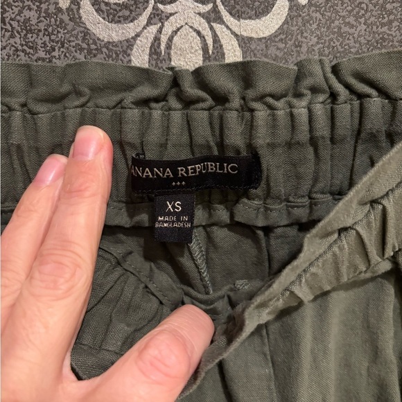 Banana Republic High Waist Green Shorts - Picture 2 of 3